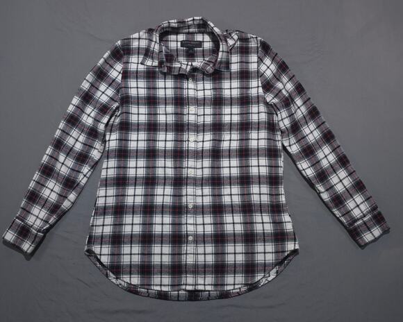 Banana Republic Tops - Banana Republic Womens Small Boyfriend Fit Flannel Shirt Plaid White Black